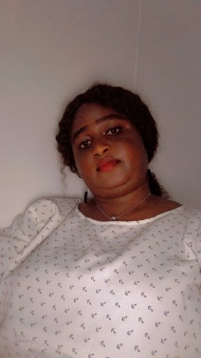 Je suis une femme gentille pieuse charmante coquine 