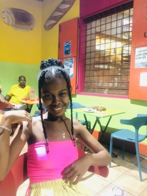 Hortense 18 ans cherche un homme parfait pour la vie