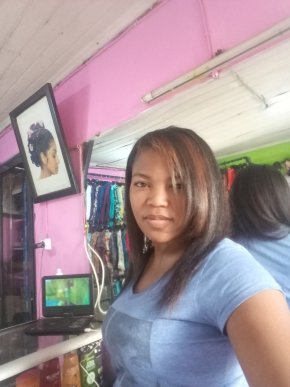 Je suis une femme simple je cherche amour de ma vie
