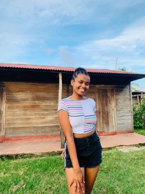 Je suis une femme malgache on cherche votre relation serieux 