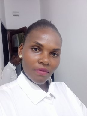  Je suis une femme simple naturelle sérieuse je suis ici pour trouver l'homme de ma vie car je crois
