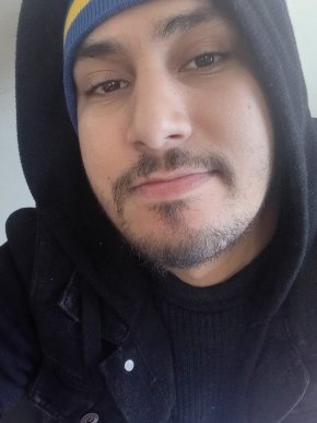 À la recherche d'une âme sœur avec qui partager des rêves et des étoiles.