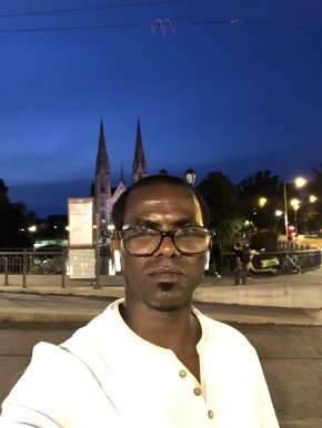 Bonjour, je m'appelle Adam Shanai, j'ai 35 ans, je recherche une relation sérieuse avec une femme sé