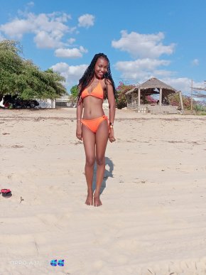 Une femme gentille sincères honnête j'ai cherché aussi la même chose pour être heureuse ensemble peu