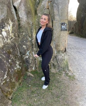  Je suis en effet très sensible et j'apprécie l'élégance, simple, qu'elle soit verbale ou vestimenta