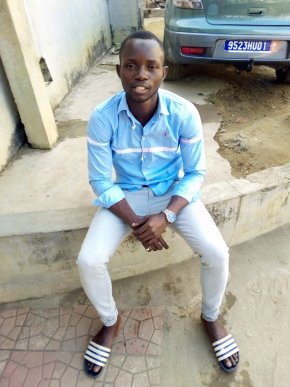 Je cherche une petite amie pour me confier