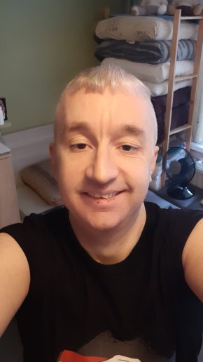 Je suis esclave de mes désirs de calins et érotisme.. 🥰