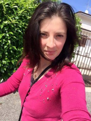 Un femme simple et honnête qui cherche le vrai amour pas du sex seulement 