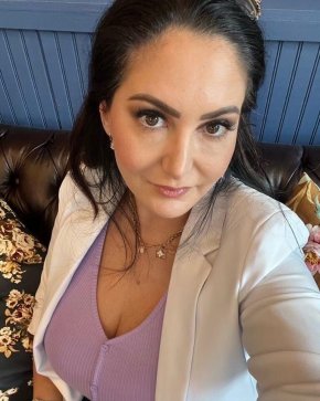 Je suis une femme compréhensive et aussi attentionnée 