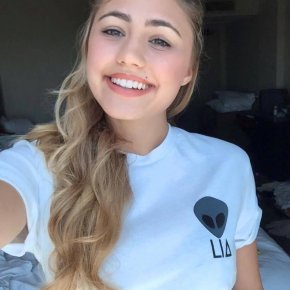 Hi, I'm Audrey, I want to get to know you