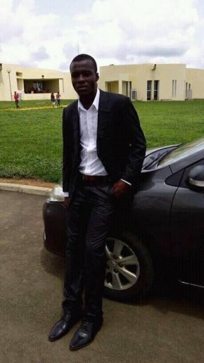 je suis un homme très attentionné je suis sincère, honnête, fidèle, et aussi très franc