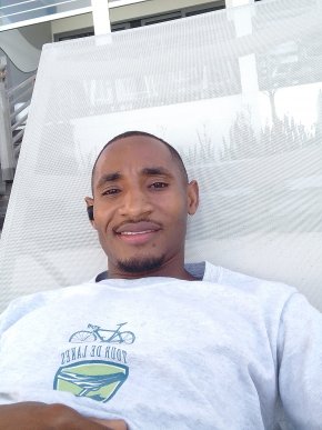 Homme sérieux cherche une femme célibataire sérieuse 