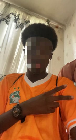 Jeune de 21ans à la recherche des dames matures 