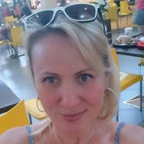 Je suis à la recherche d'un couple, mais pas avec des hommes bizarre 
