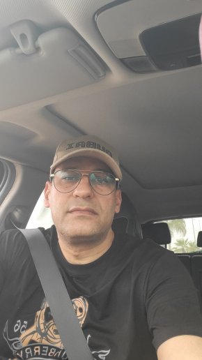 Je cherche lamour au canada .pays des merveuilles et de beautés et sympathie 
