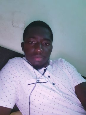 Je cherche une femme sérieuse je suis à Abidjan 