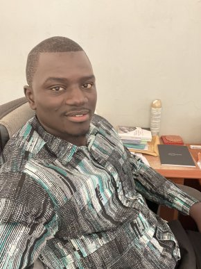 A la recherche d’une femme  qui peut me comprendre et est prête à m’aimer 