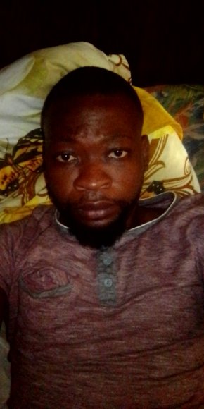 Recherche une femme pour une relation sérieuse pas de blague ici