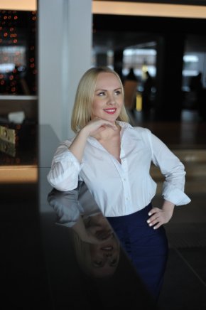 I'm a girl who wants to find a man for a serious relationship, I'm not looking for something easy.