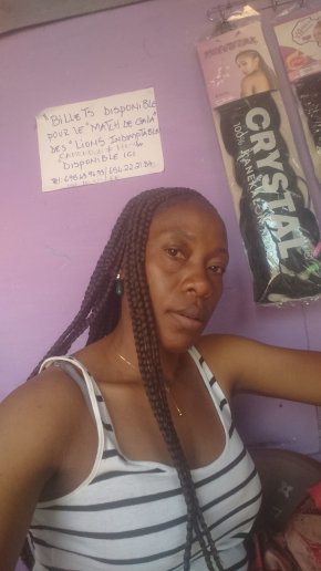 JE recherche relation serieuxe serieuxe pouvant aboutir au mariage 