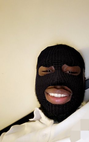 Jeûne homme noir de 25 ans pour femmes entre 18 et 45 ans célibataire ou délaissé.