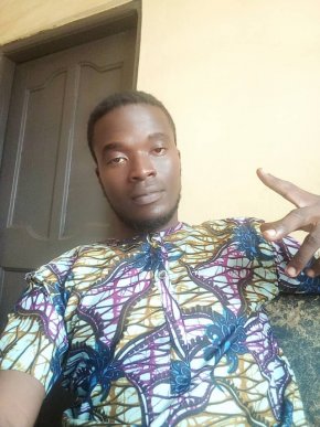 Un nouvel homme charistimatique pour trouver une femme spéciale