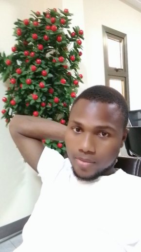 Je cherche une bonne jolie compagne et compréhensible