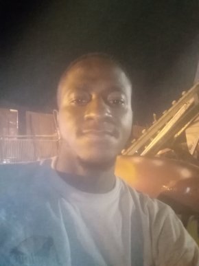 Je recherche une femme avec qui je pourrais partager beaucoup de plaisir 
