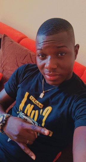 Célibataire enquête d'amour résident au Burkina intéressé n'hésitez pas à me faire part merci bien 