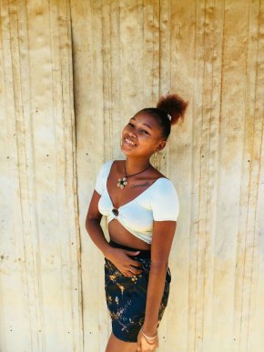 Je m'appelle carmella je suis a Madagascar 