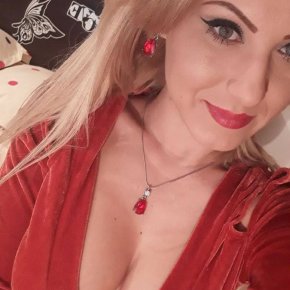 Salut je suis vraiment très heureuse de faire votre connaissance 