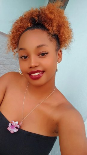 Jeune femme de 21 cherche une relation sérieuse 