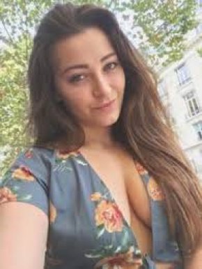 Je suis a la recherche d'une relation sérieuse sincère et durable bas sur la confiance 
