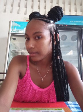 Bonjour , je suis nouvelle sur le site j'espère faire une belle rencontre amoureuse  ici ?♥️