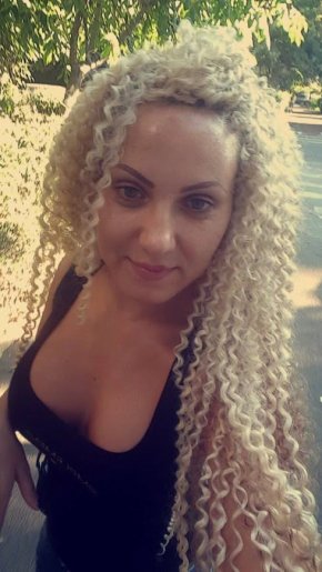 Je suis une femme tout d’abord sérieuse sincère et véridique aussi et ensuite je suis une femme atte