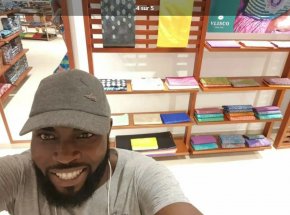 Fatigué de cheminer seul, de parcourir les journées en quête de ce que je ne vois toujours pas 