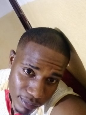 Je suis célibataire et je cherche une femme pour relation sérieuse 