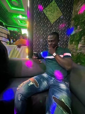 Je la gente femine je suis célibataire sans enfant 0798472239
