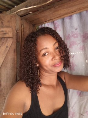 Femme célibataire prête à revivre et refaire la vie