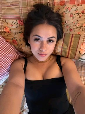 Je suis une femme célibataire je recherche ici de bon ami 
