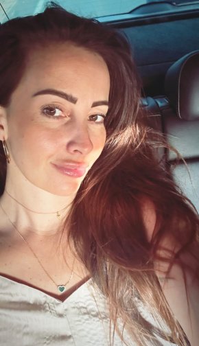 je suis a la recherche du vrai amour donc voila si tu veux faire connaissance n'hesite pas 
