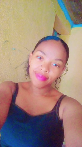 Je m'appelle Dianah , j'ai 27 ans et je viens de Madagascar plus précisément a Antananarivo