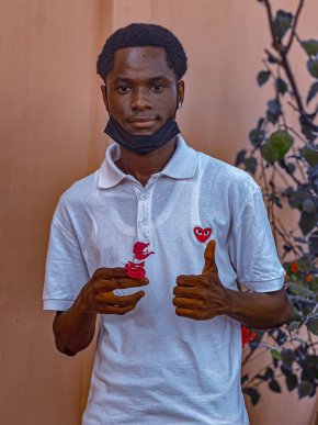 J'ai 18 ans je recherche de l'amour pure et parfait sur ce site