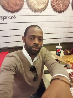 Je recherche une relation sérieuse pour le reste de ma vie .