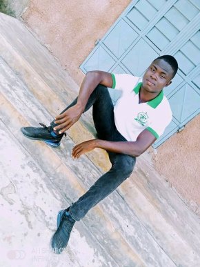 Africain Beninois  je cherche du sérieux .qui est consciente elle même 
