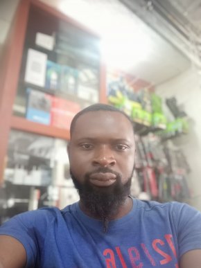 Moi c'est Evans je recherche une femme pour relation sérieuse