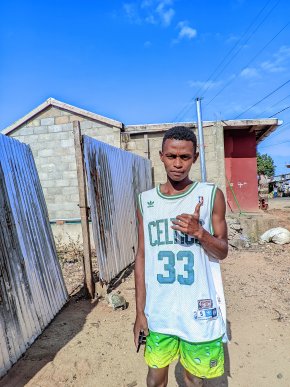 Zokine 24 ans célibataire sans enfant habite Madagascar