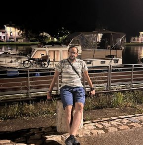 Rencontre sympatique avec une belle et romantique femme 