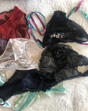 Cherche femme qui vends ses vêtements portés 