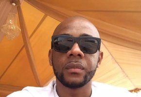Mec sympa et mystérieux  à la recherche d'une femme qui est à la recherche 